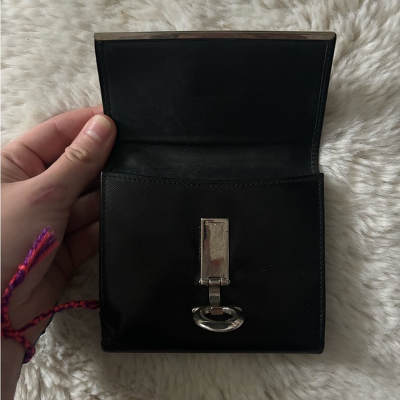 Salvatore Ferragamo - Gancini Key Ring Black Leather Bi Fold Wallet - Picture 3 of 16